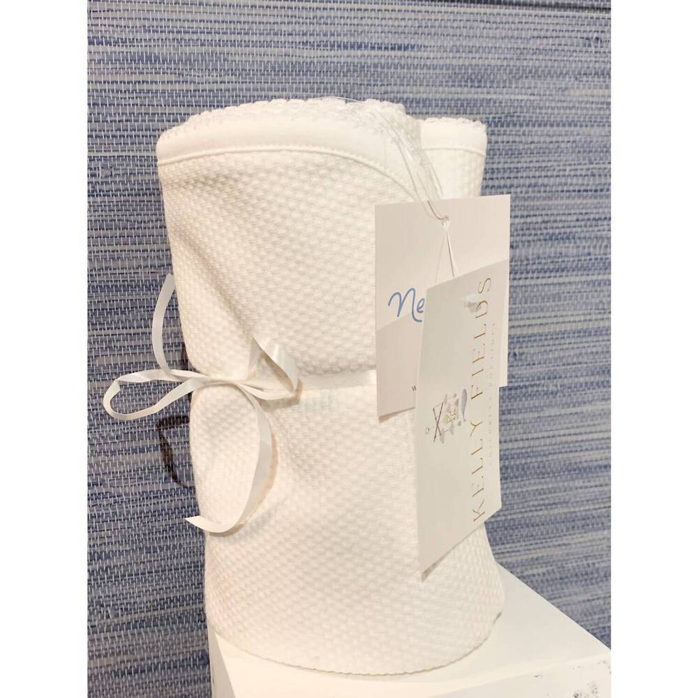 NEW NELLA PIMA bubble baby blanket in white